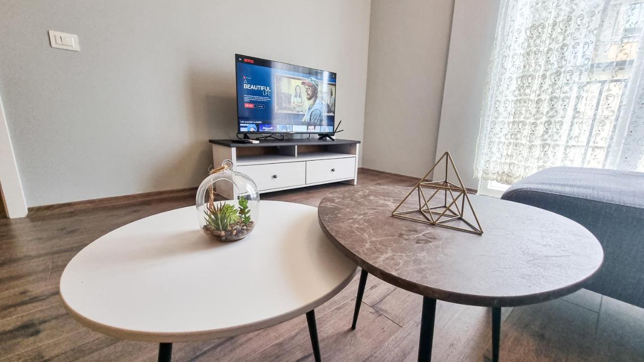 New Bazaar 1Bd Modern Apartment Tirana Extérieur photo